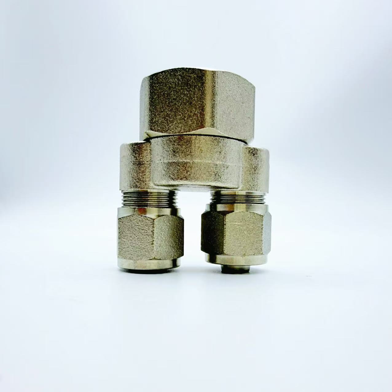 Female threaded Y-shaped double ferrule branch connector